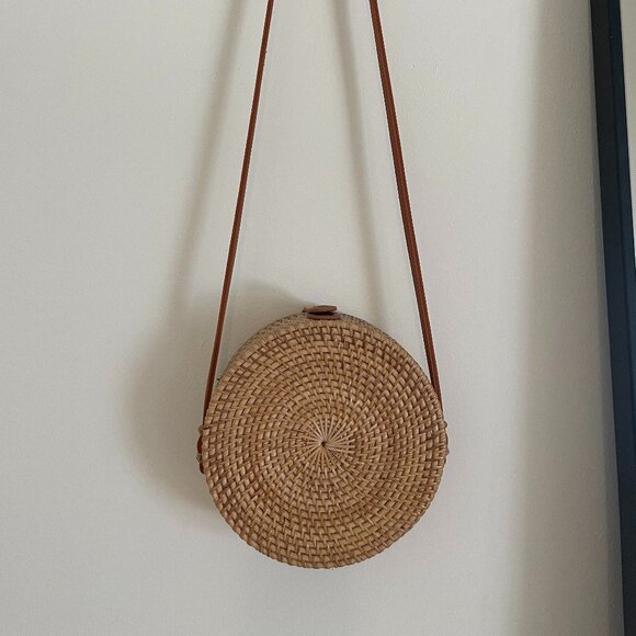 Handmade Rattan Crossbody Bag – From Bali - Picture 2 of 3